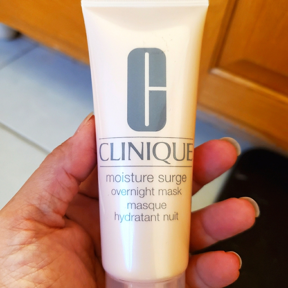Clinique Moisture Surge Overnight Mask